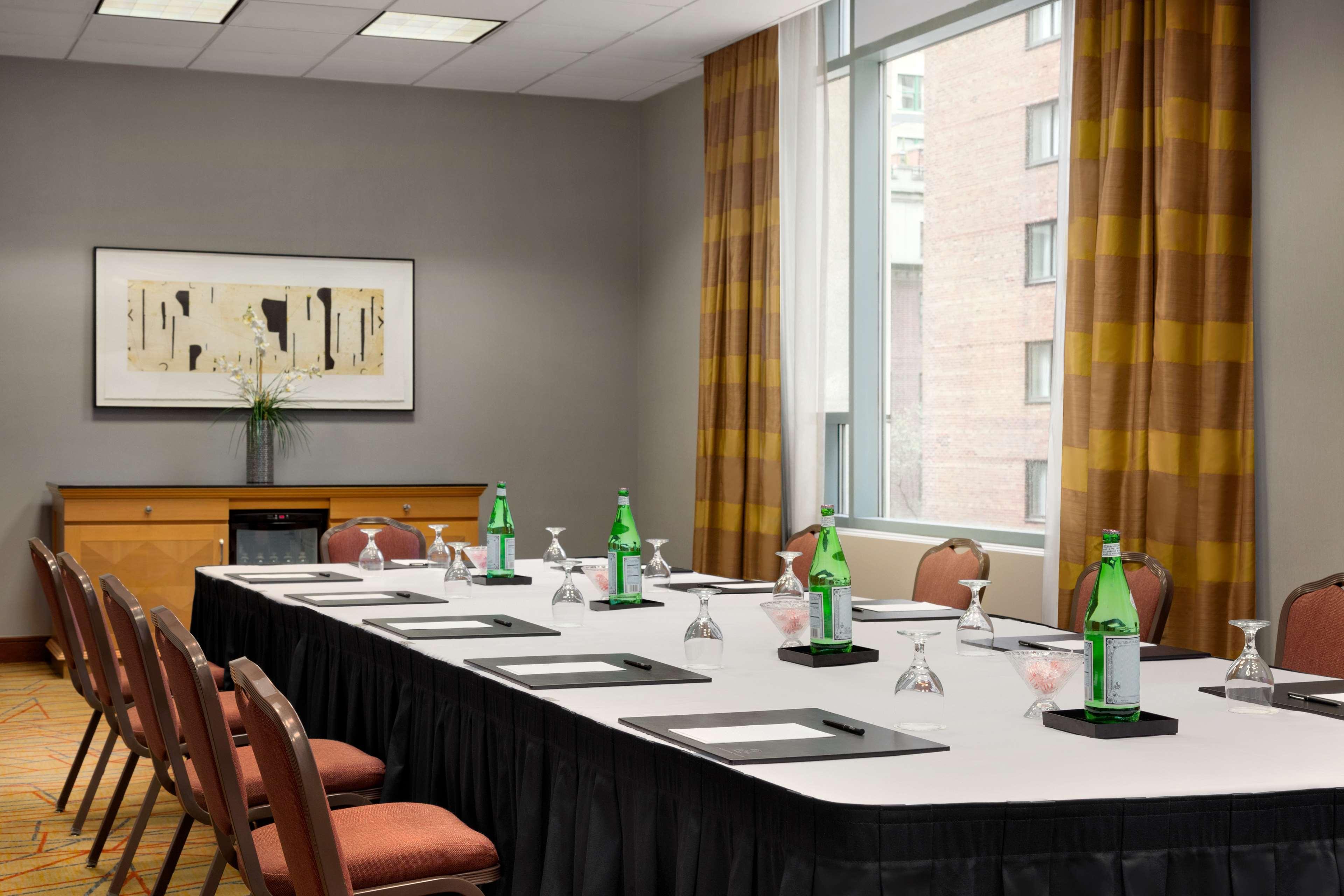 Hilton Chicago Magnificent Mile Suites Ngoại thất bức ảnh