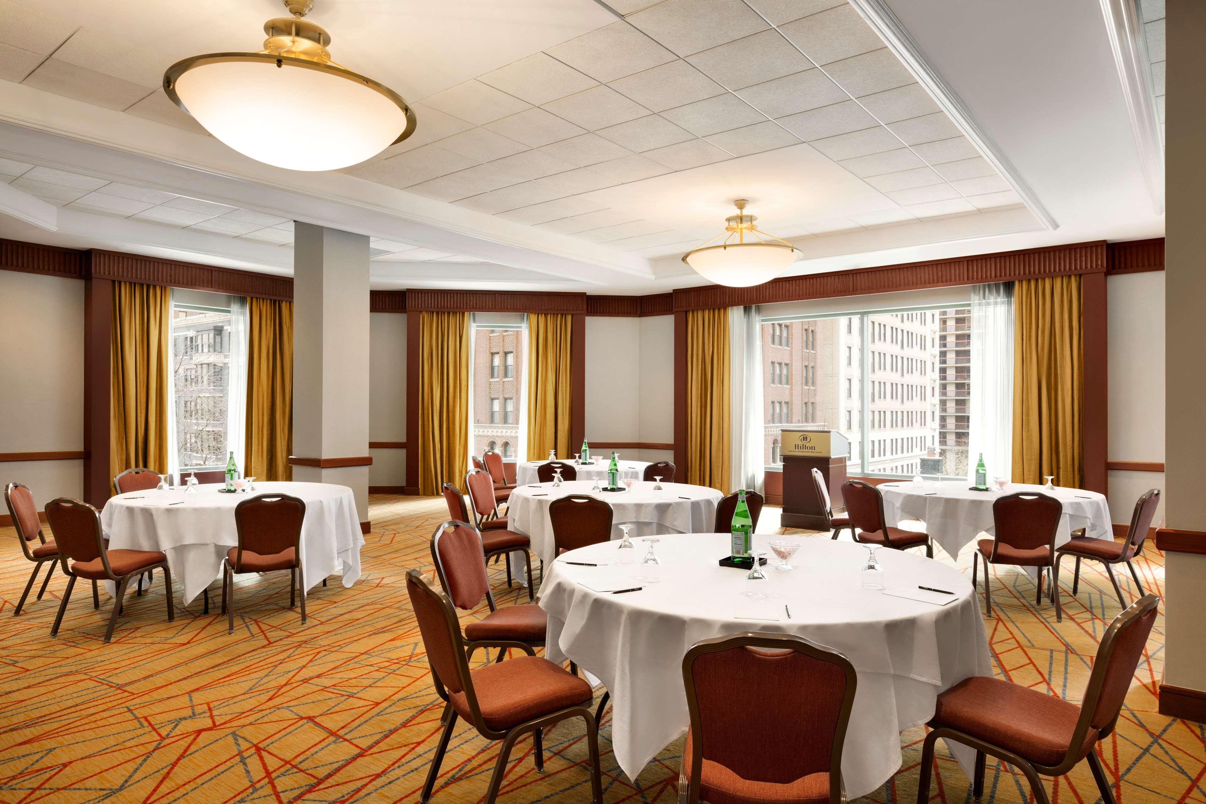 Hilton Chicago Magnificent Mile Suites Ngoại thất bức ảnh