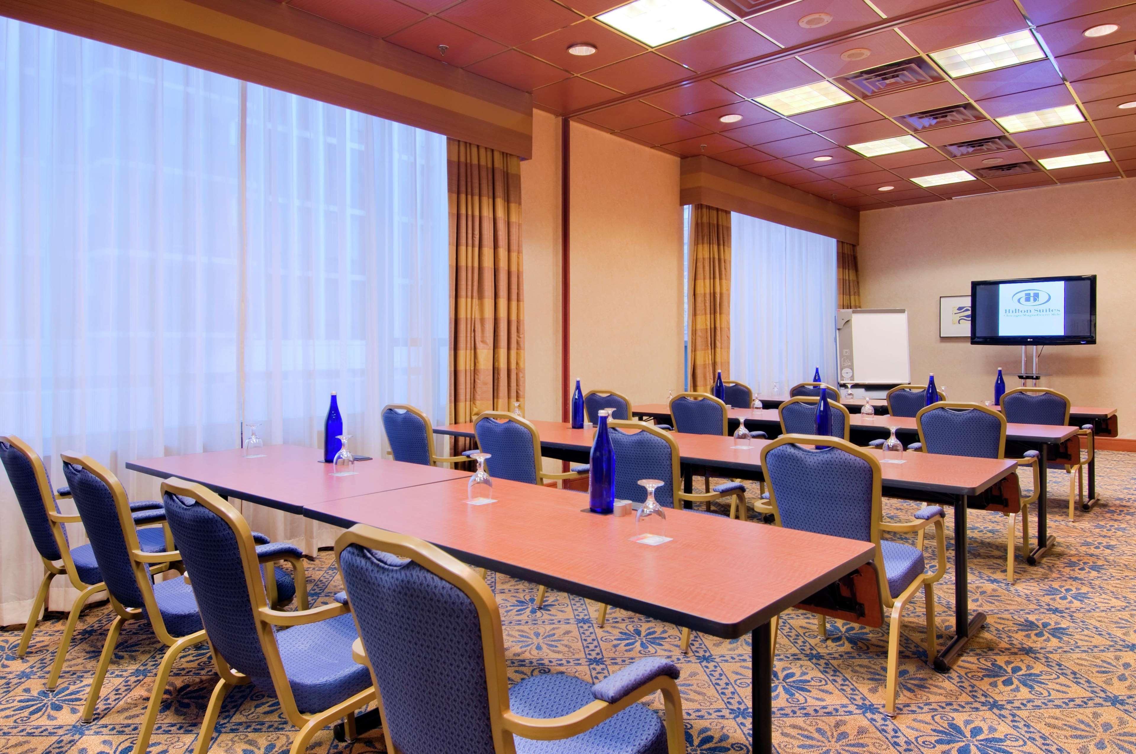 Hilton Chicago Magnificent Mile Suites Ngoại thất bức ảnh