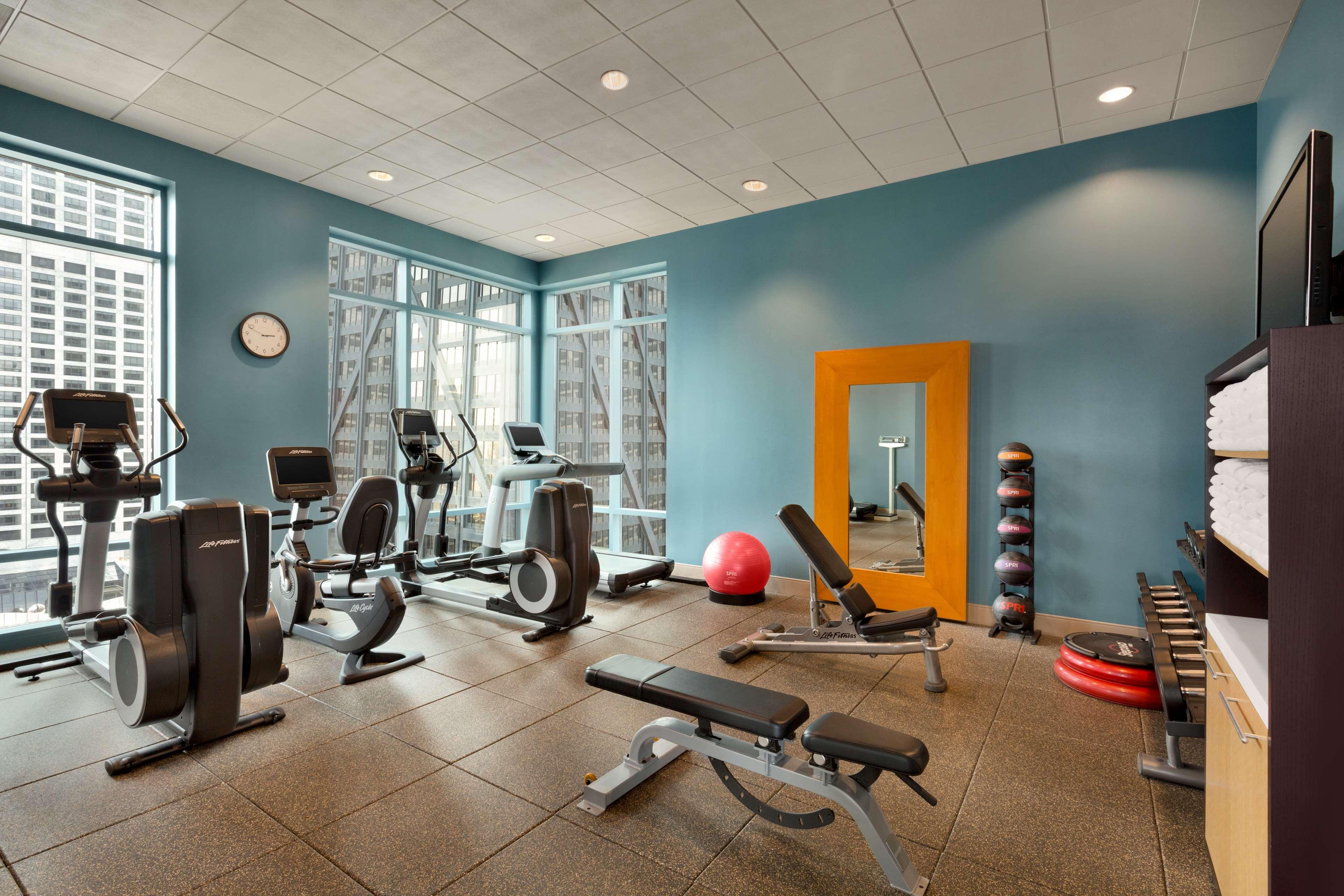 Hilton Chicago Magnificent Mile Suites Ngoại thất bức ảnh