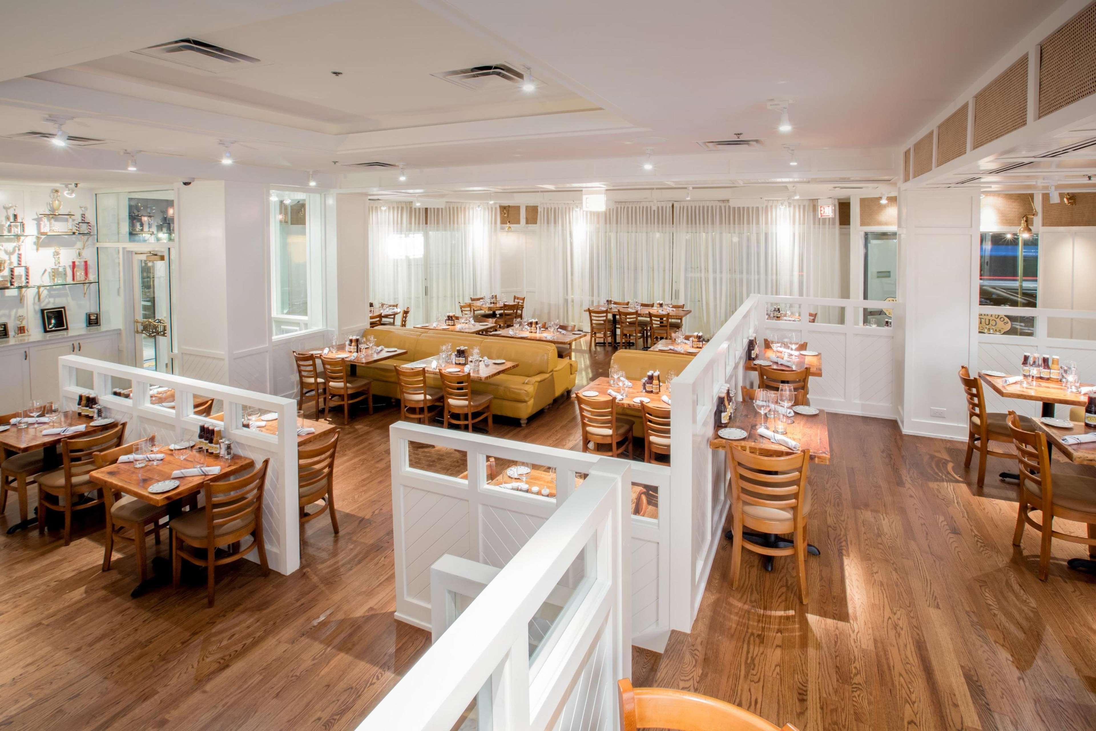 Hilton Chicago Magnificent Mile Suites Ngoại thất bức ảnh
