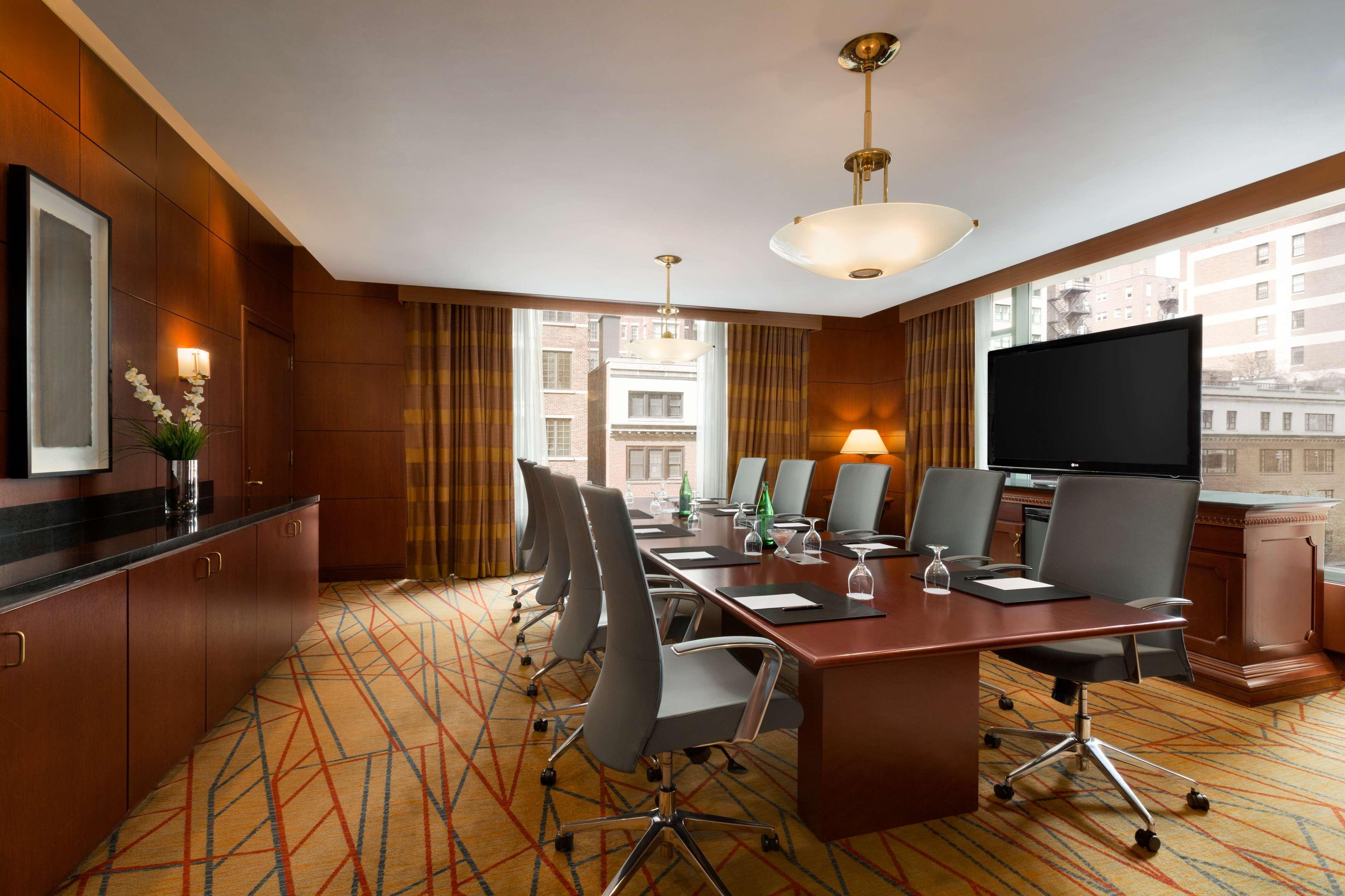 Hilton Chicago Magnificent Mile Suites Ngoại thất bức ảnh